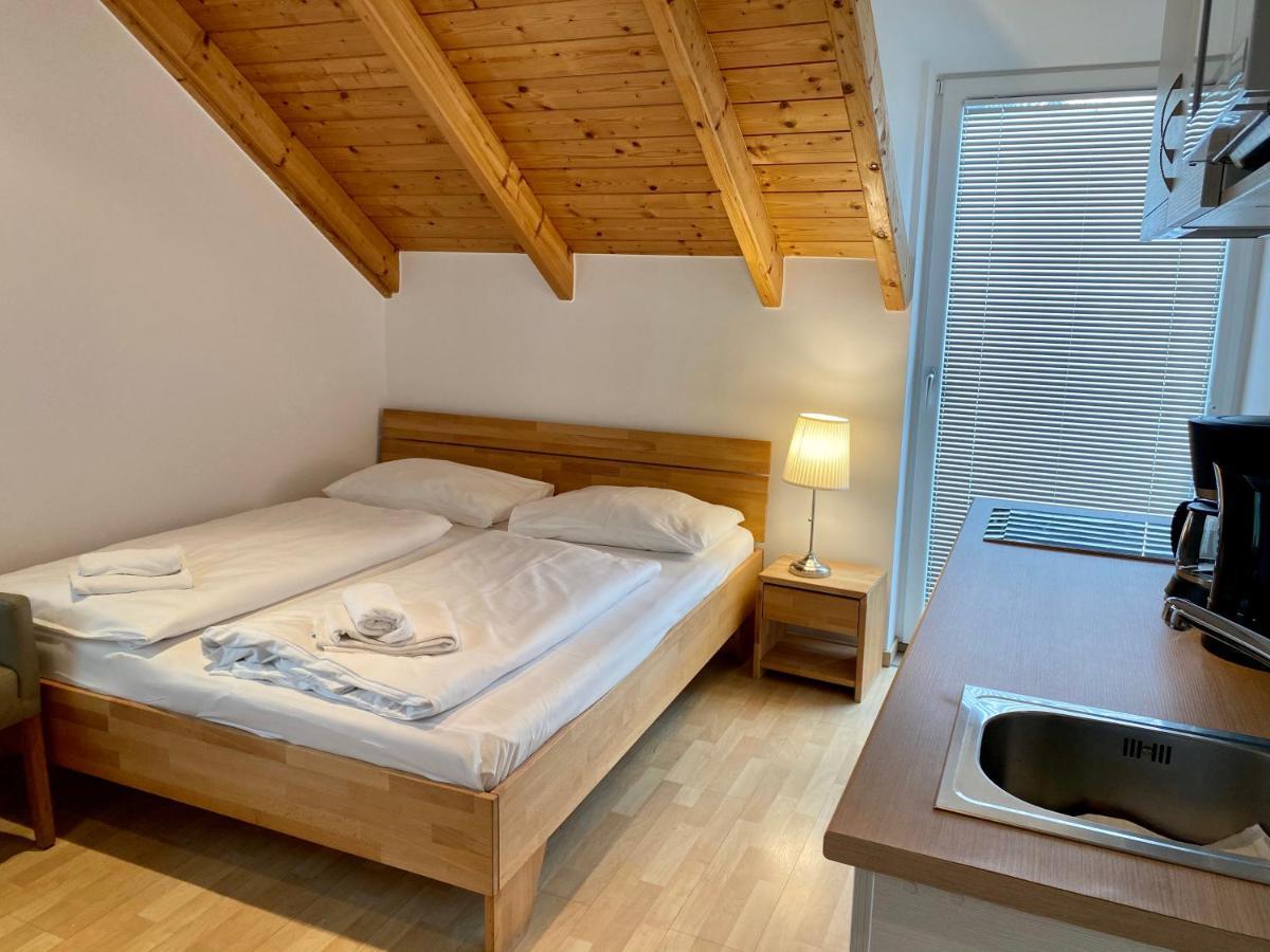 Ajo Apartments - Alte Donau Lake View Balcony Studio - Self-Check-In Viena Exterior foto